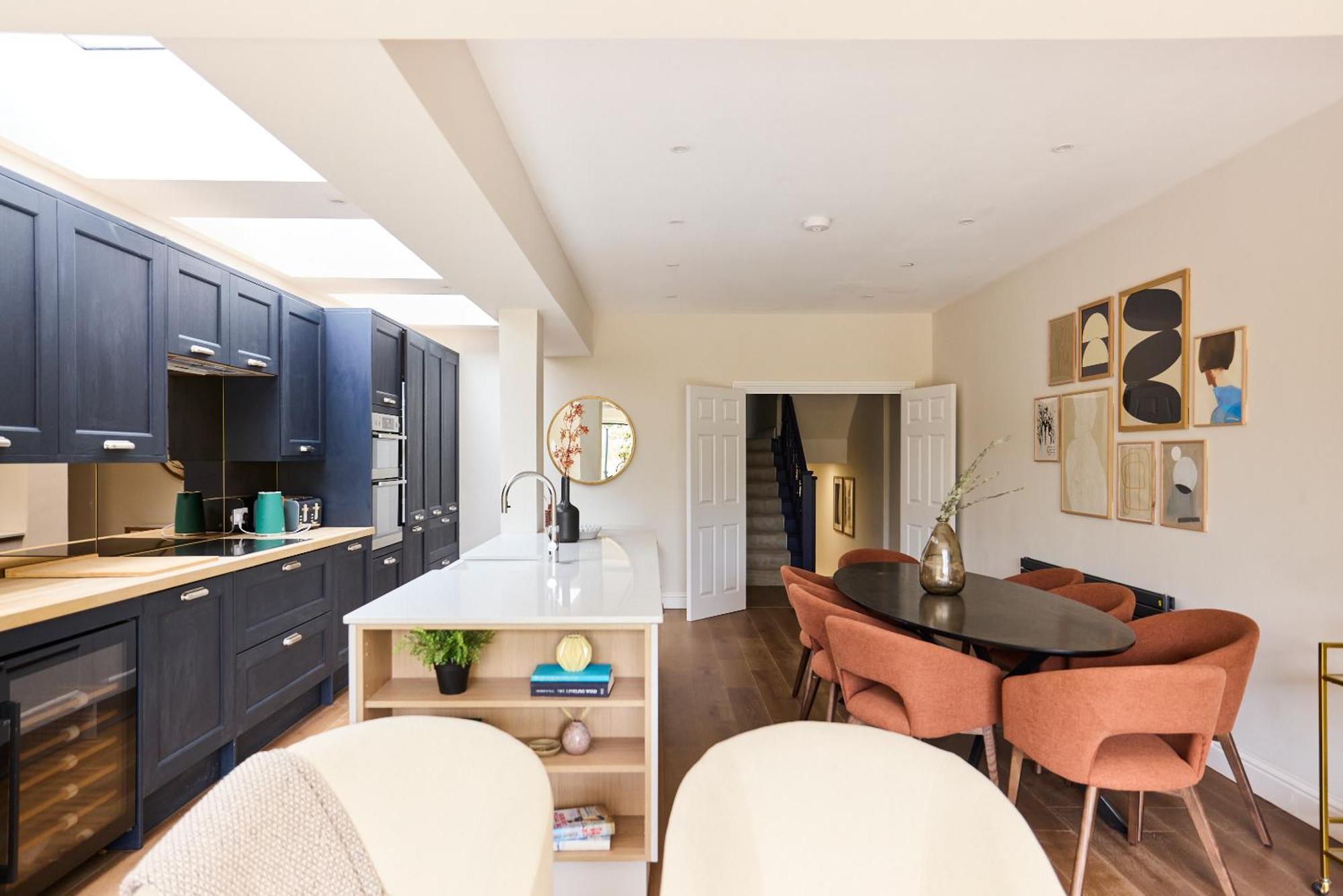 The Brondesbury Park - Sparkling 3bdr Flat With Garden Londen