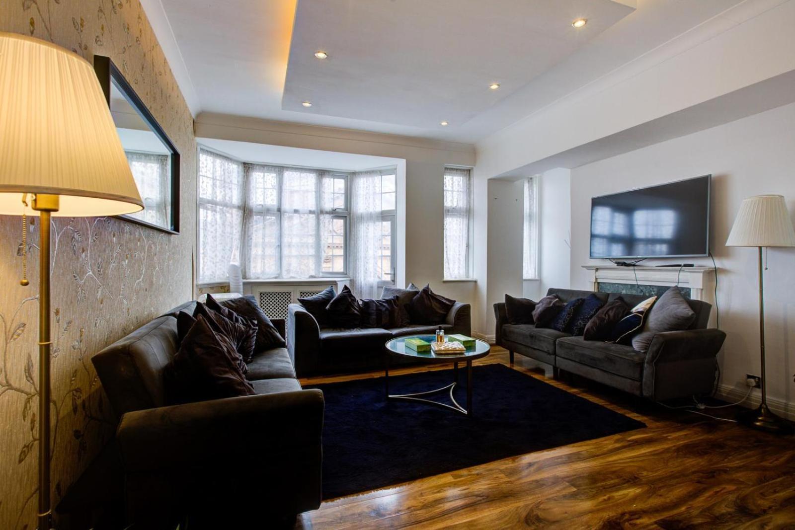 Knightsbridge Luxurious - Facing Harrods * Londen