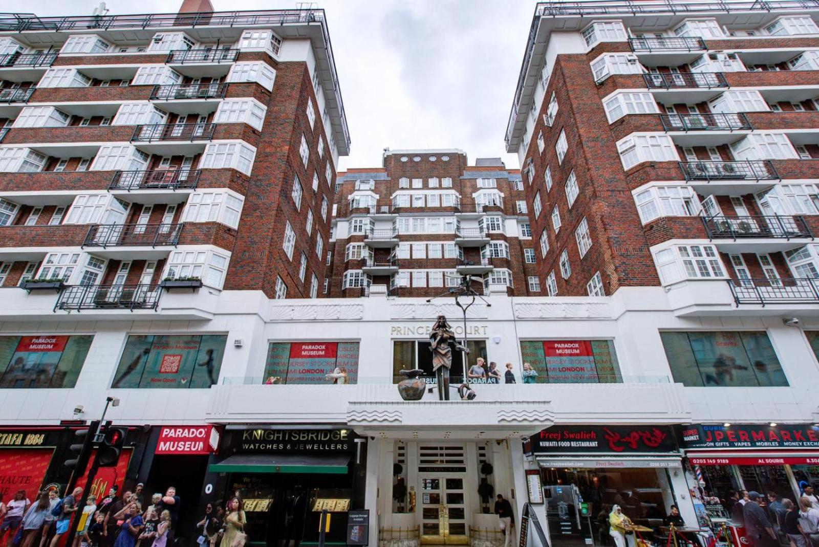 Knightsbridge Luxurious - Facing Harrods Lägenhet London