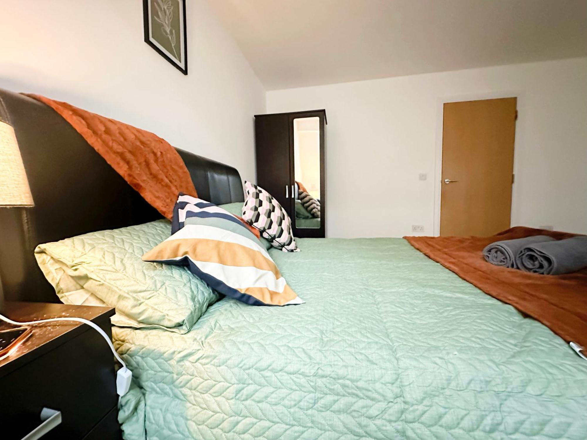 Juniper Alexandra Palace Serviced Apartments, By Edens * Londen