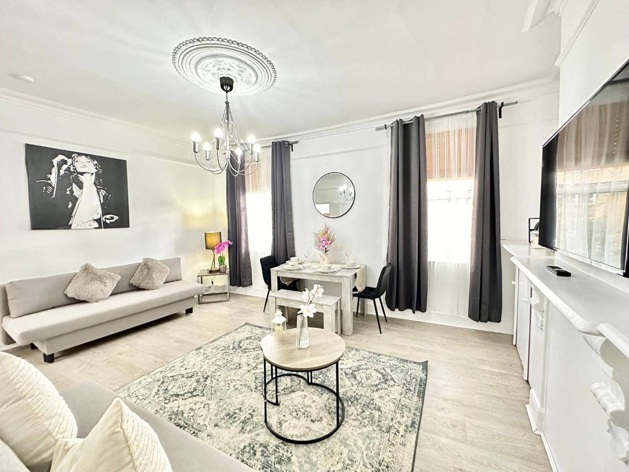 Apartment Shepherd Bush Beautiful Two Bedroom *