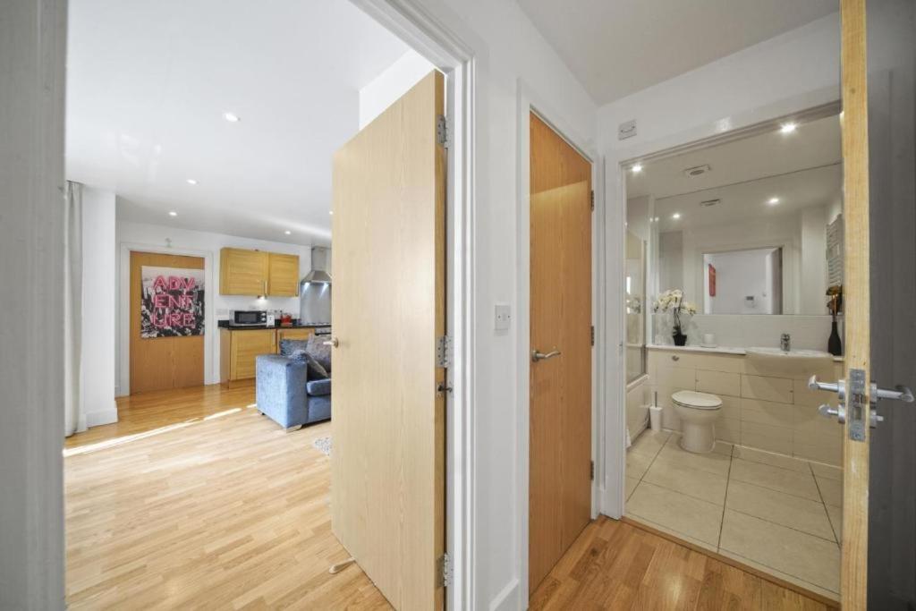 Appartement Marx Stylish 1-bed Near Bridge & Tower Bridge - Great Location With Free Parking Londen