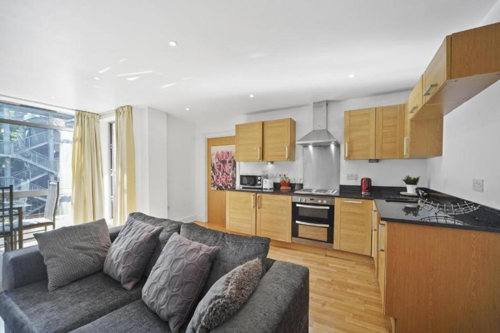 Marx Stylish 1-bed Near Bridge & Tower Bridge - Great Location With Free Parking * Londen