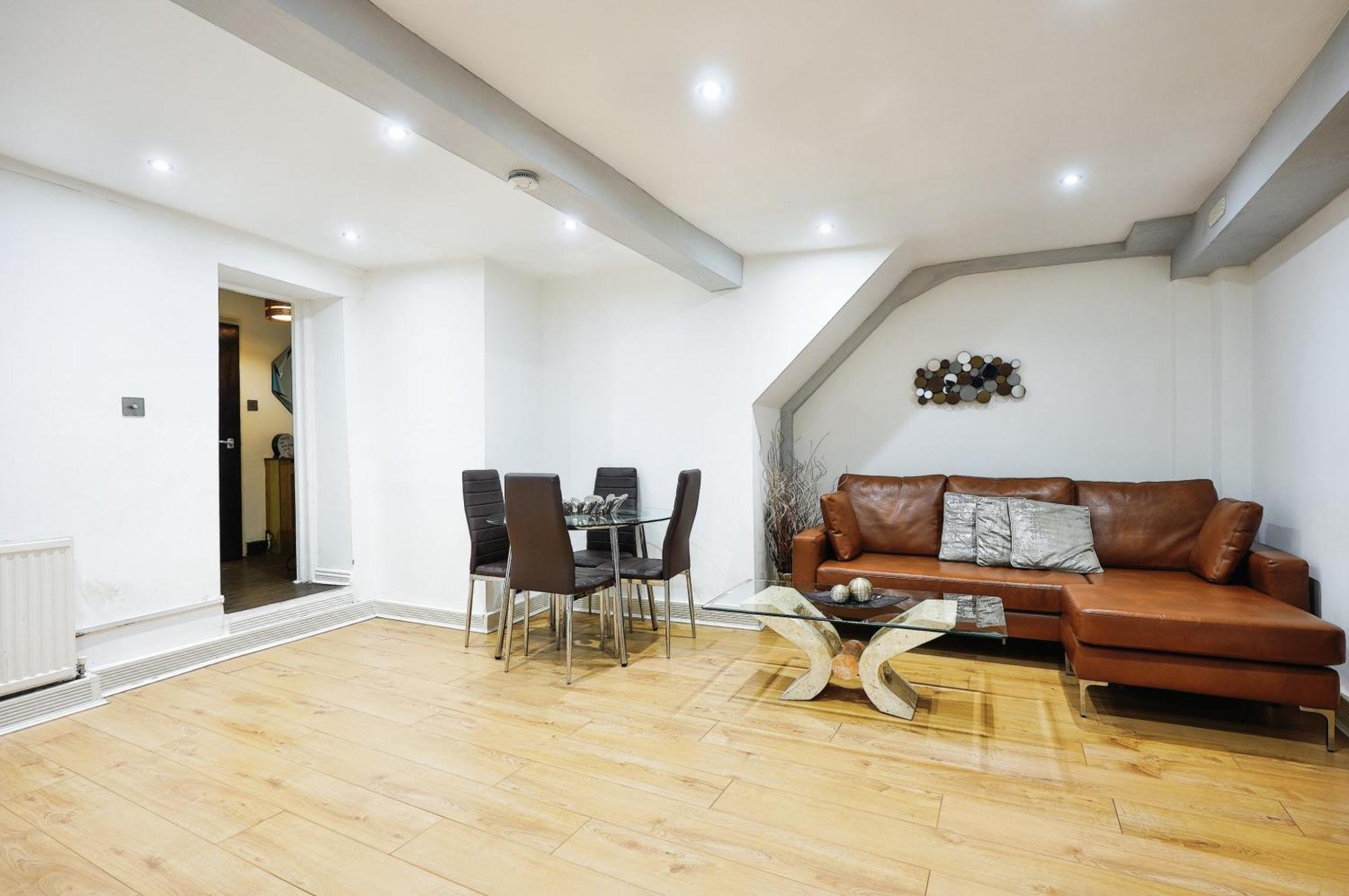 Modern Comfy And 5 Star Location Doublebeds Appartement