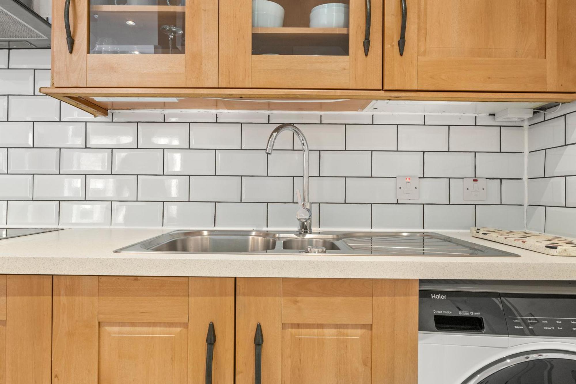 Comfortable 2 Bedroom In Shoreditch Apartment London