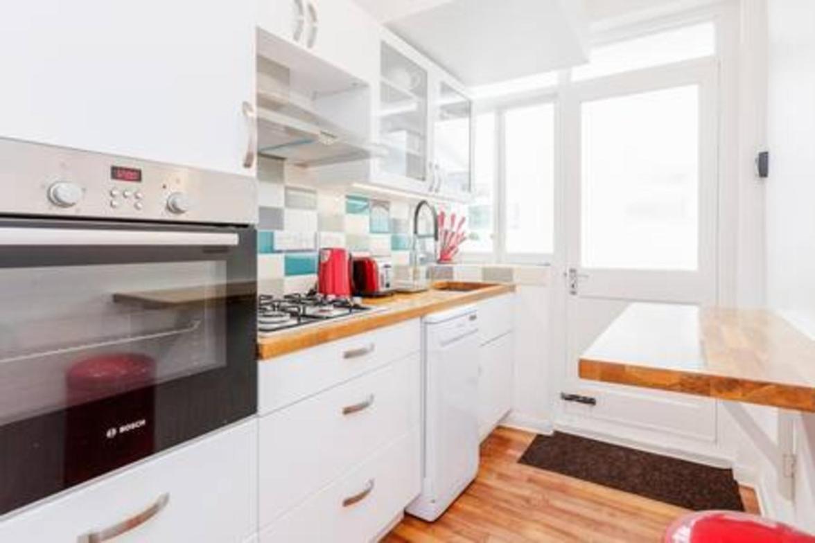Apartment Large 2bed1.5bath With Garden In Ovalvauxhall London