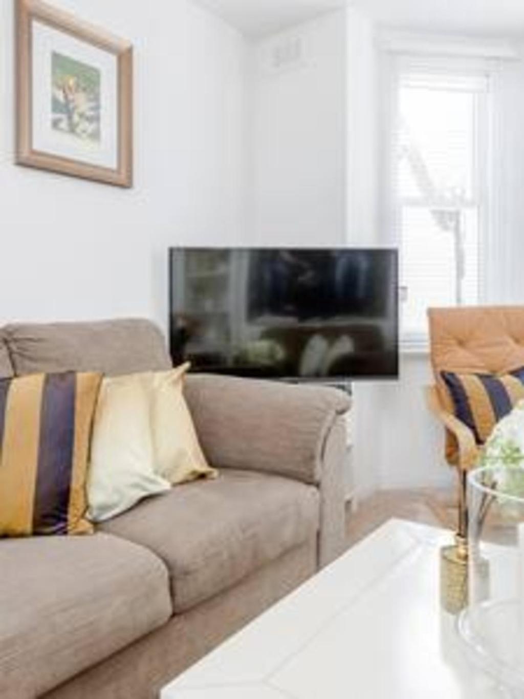 Large 2bed1.5bath With Garden In Ovalvauxhall * London