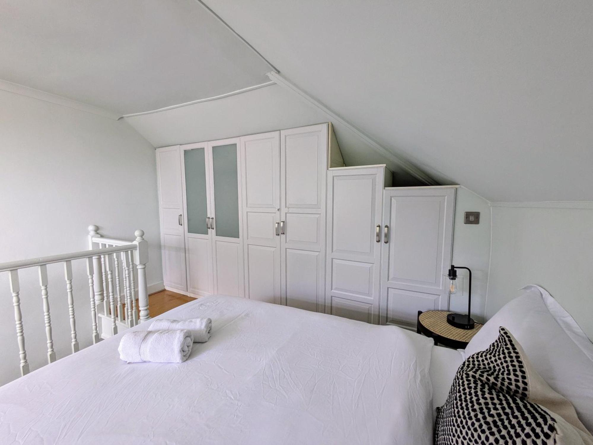 Charming Bright 2-Bed Heritage Flat, Battersea Park, London Appartement *