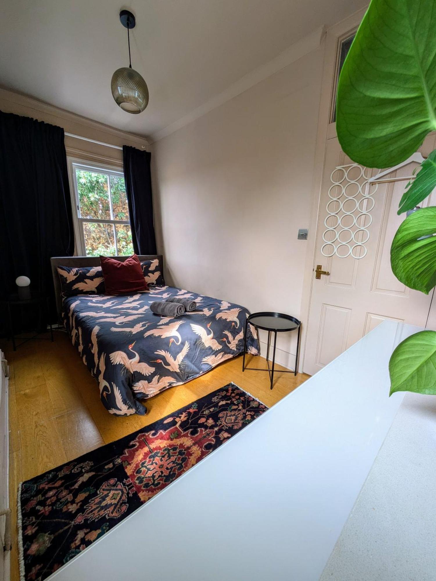 Appartement Charming Bright 2-Bed Heritage Flat, Battersea Park, London Londen