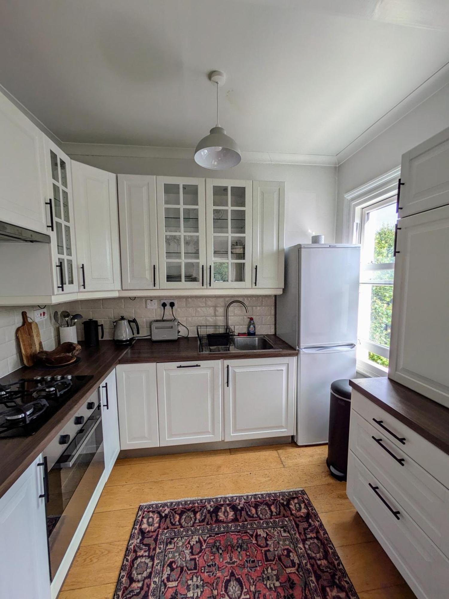 Charming Bright 2-Bed Heritage Flat, Battersea Park, London Appartement