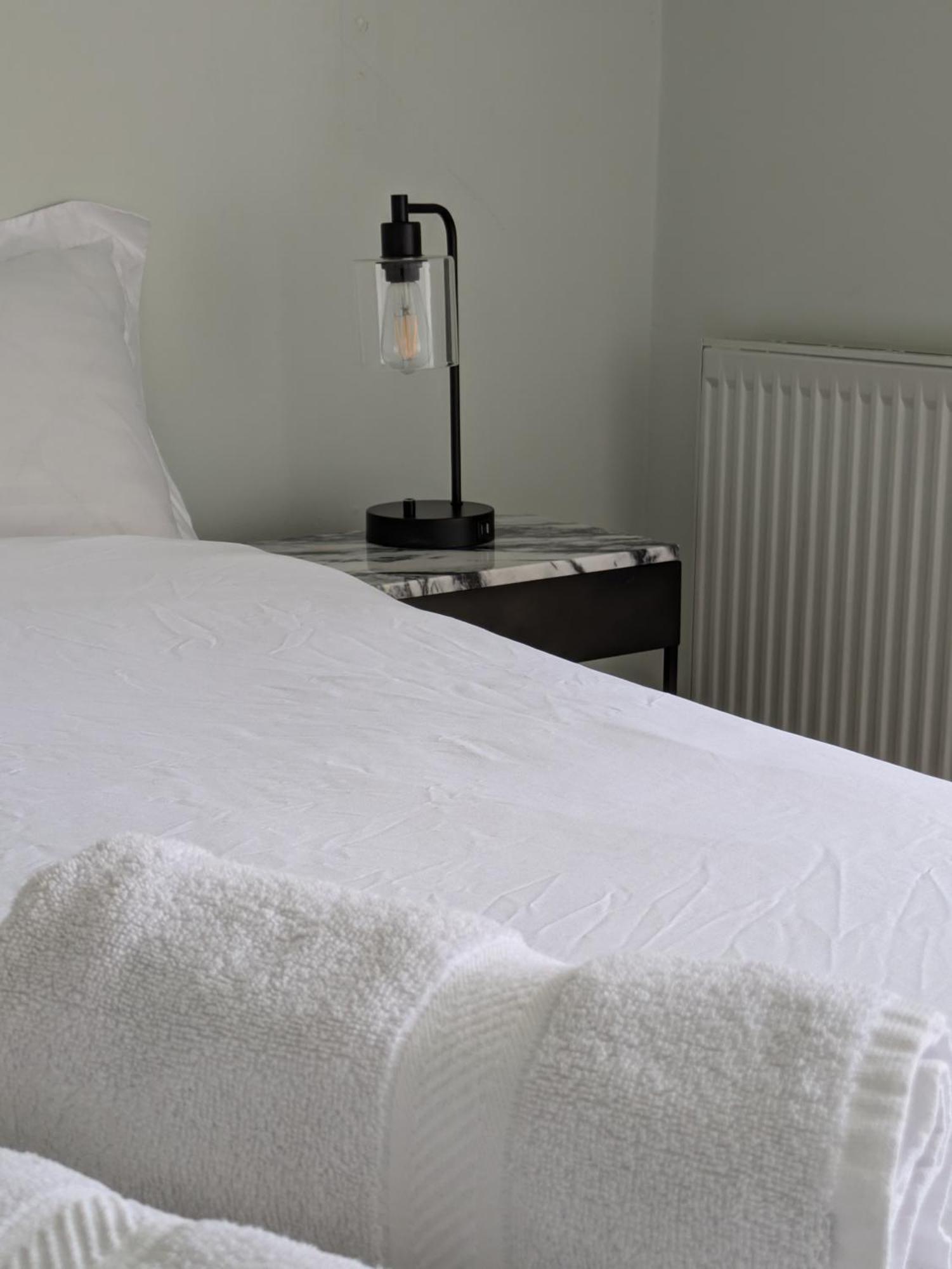 Charming Bright 2-Bed Heritage Flat, Battersea Park, London Appartement Londen