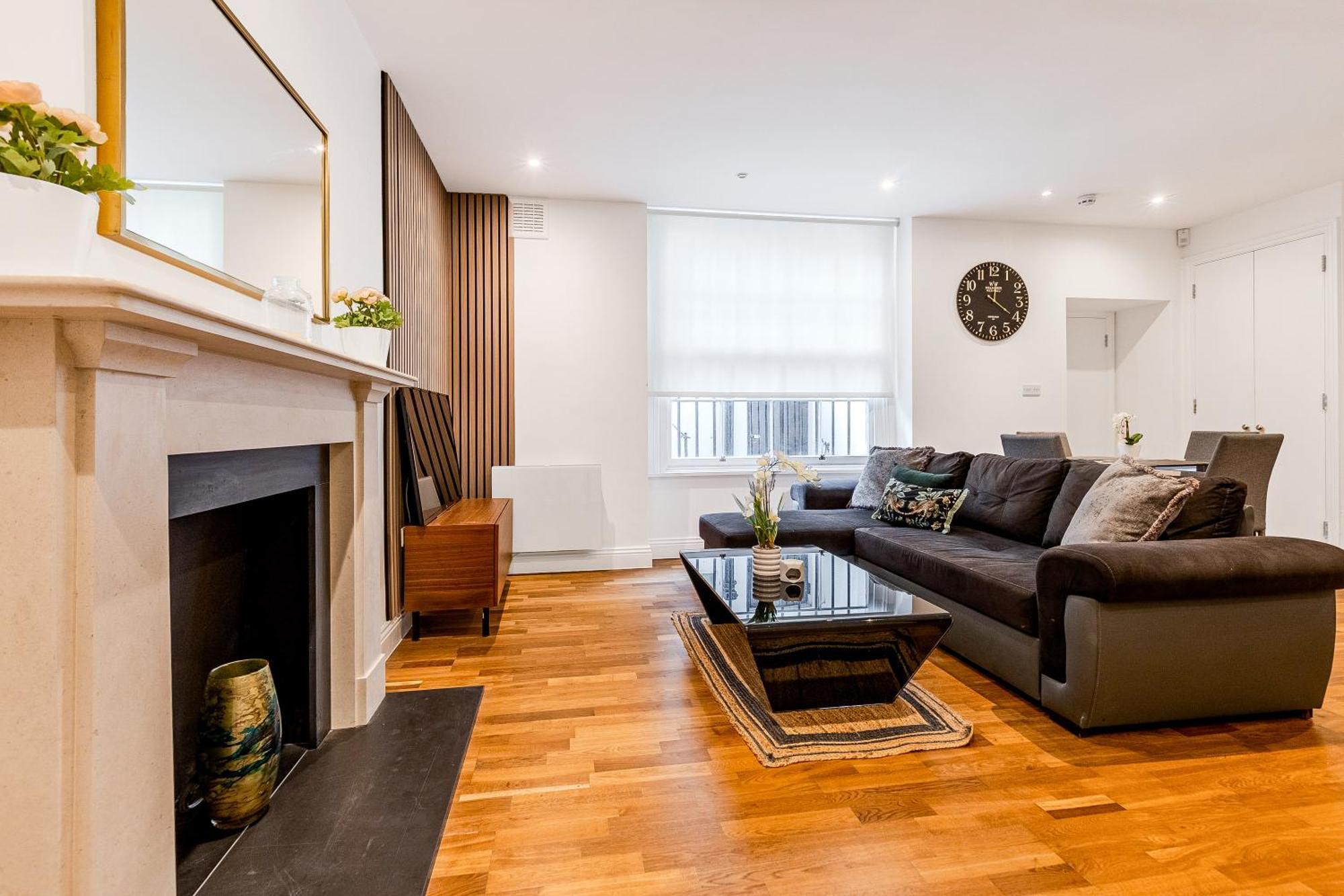 Beautifully Refurbished Studio, Location