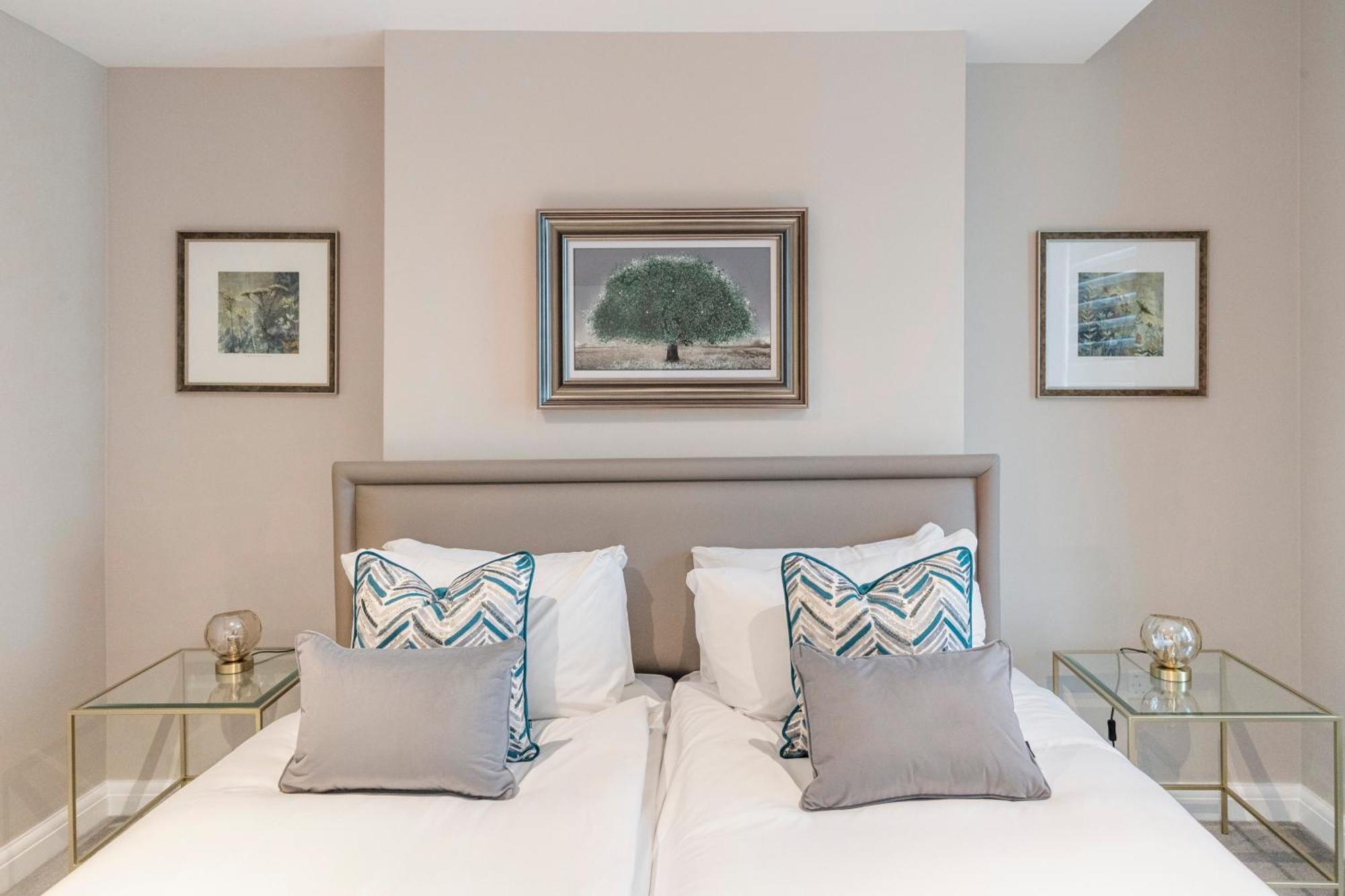 Apartment Earthy Elegance Stylish 4br For Urban Escapes London