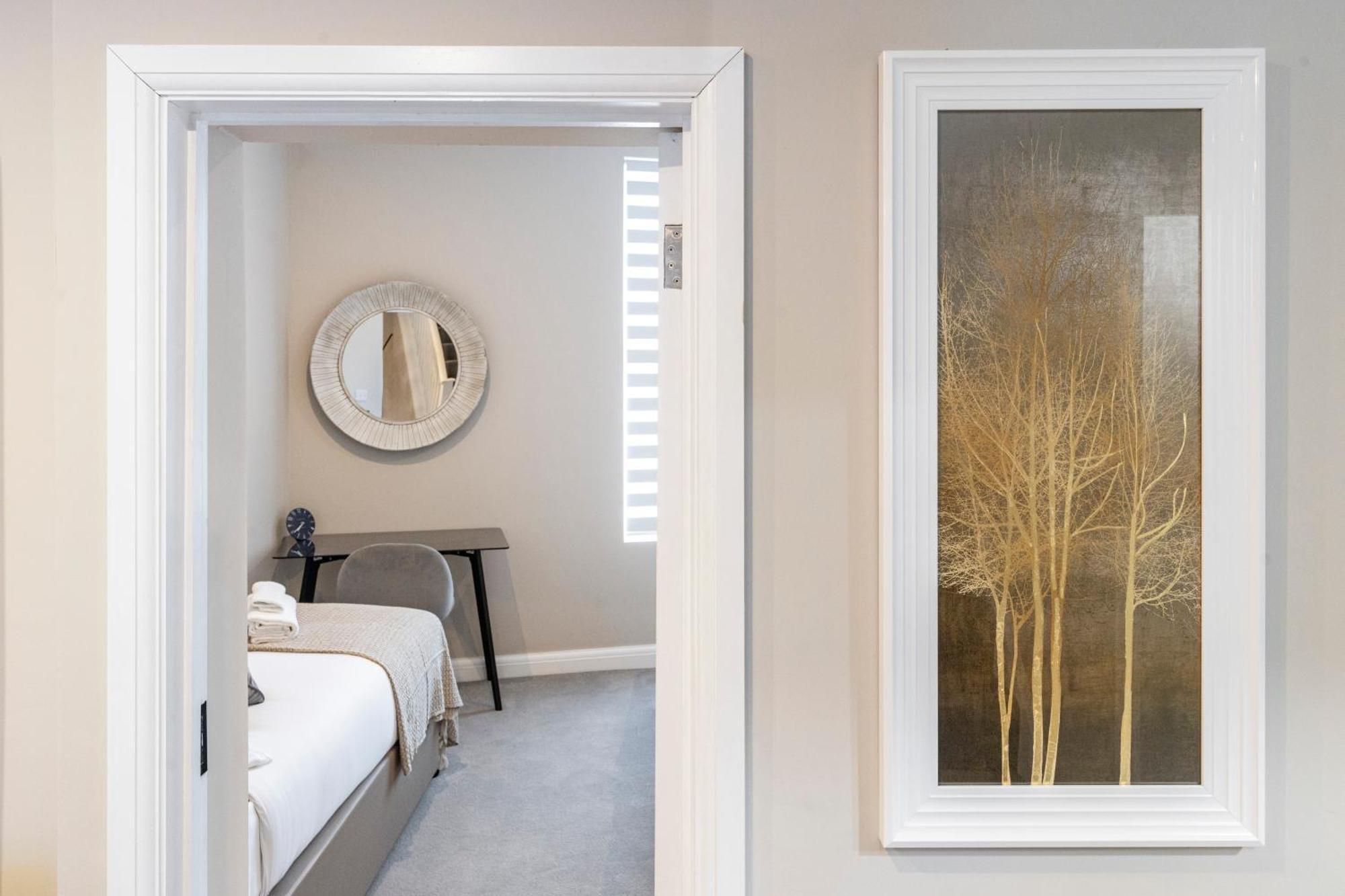 Apartment Earthy Elegance Stylish 4br For Urban Escapes