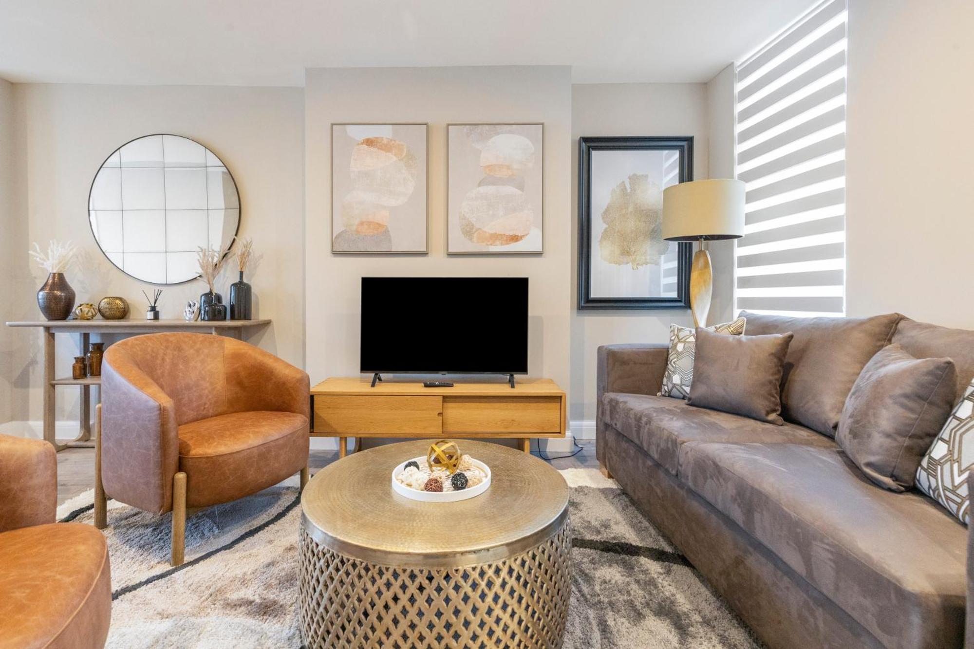 Apartment Earthy Elegance Stylish 4br For Urban Escapes London