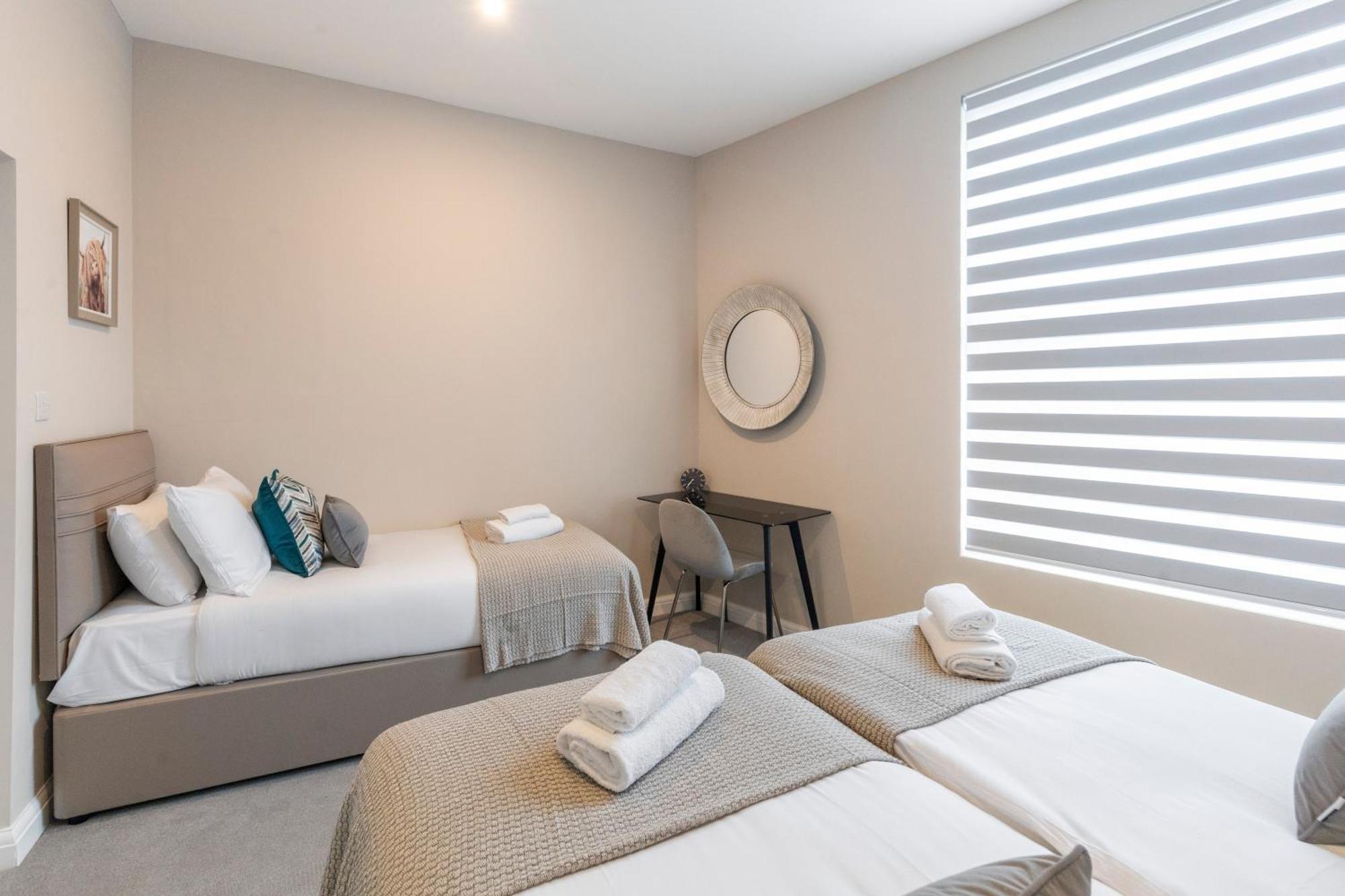 Earthy Elegance Stylish 4br For Urban Escapes * London