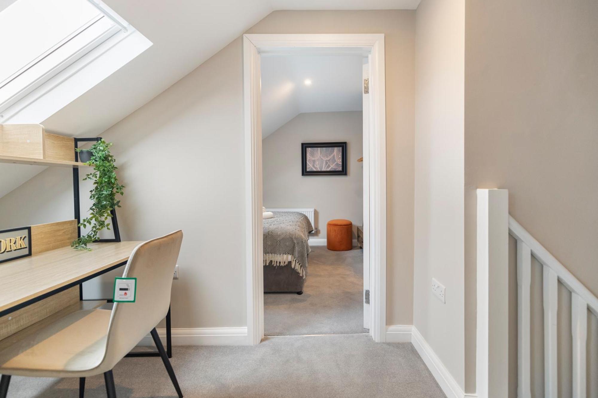 Apartment Earthy Elegance Stylish 4br For Urban Escapes London