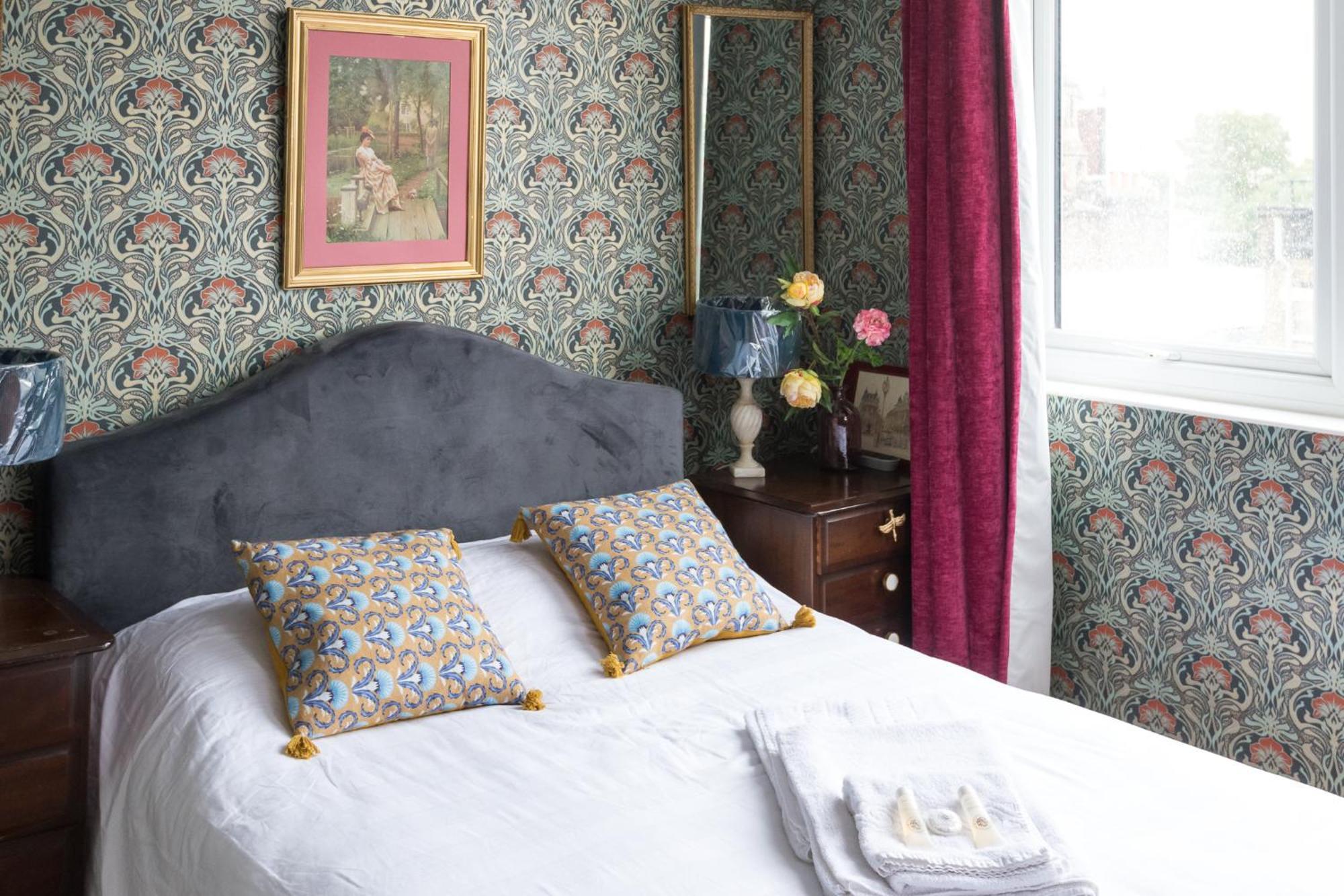 Flat In Apartment London