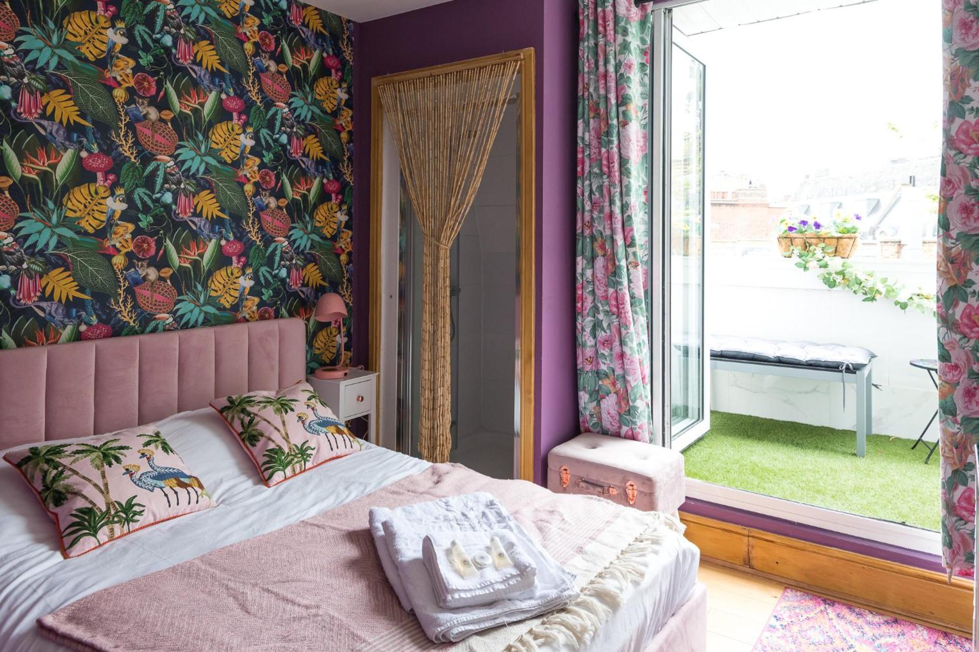 Flat In Apartment London