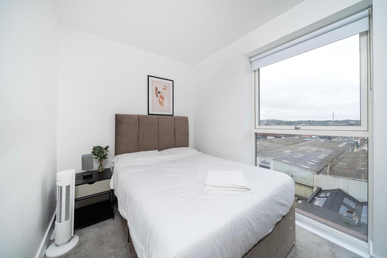 Lägenhet Deluxe Double Bed In Shared Near Canary Wharf, Airport & O2 Arena With Thames View London