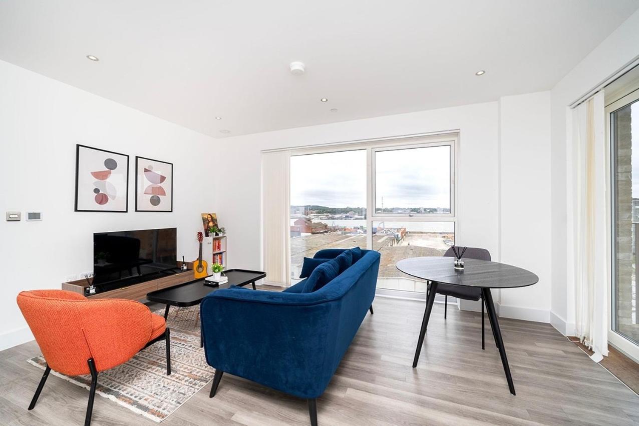 Lägenhet Deluxe Double Bed In Shared Near Canary Wharf, Airport & O2 Arena With Thames View
