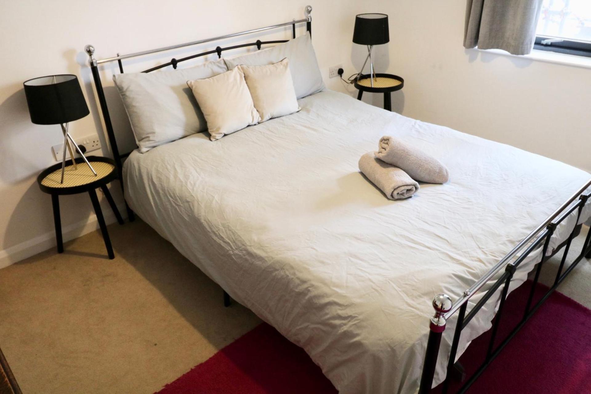 Modern 2 Bed Close To Station Lejlighed