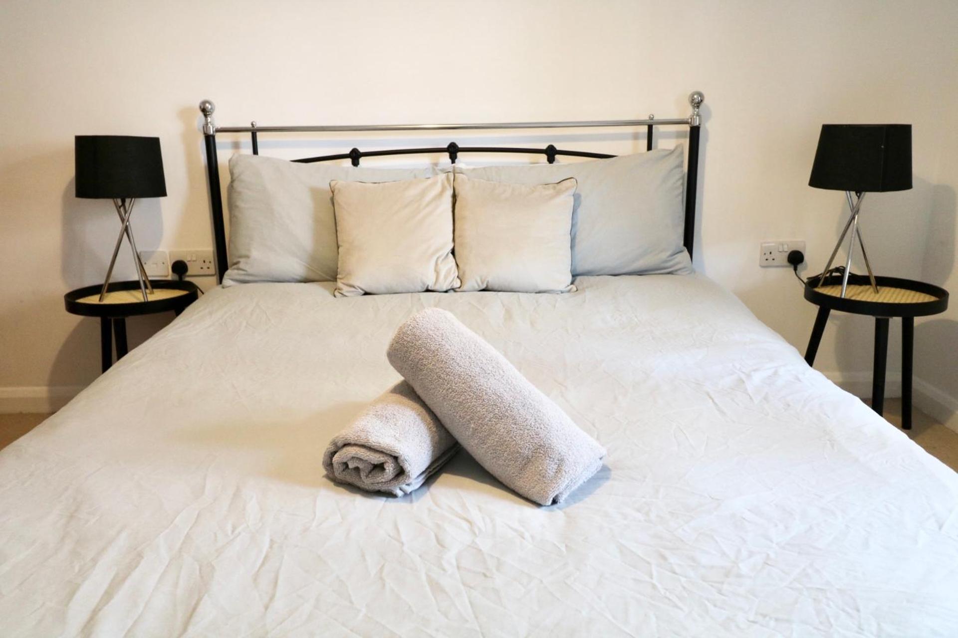 Modern 2 Bed Close To Station Lejlighed London