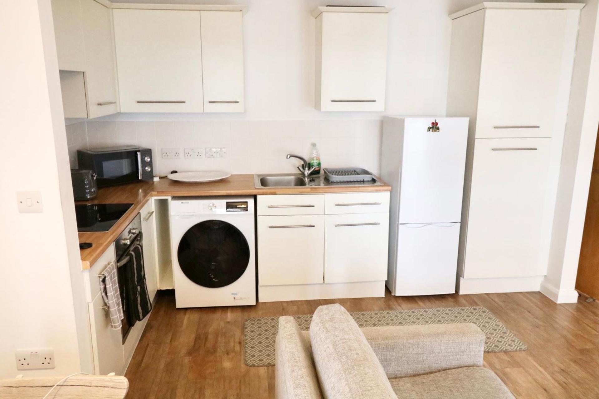 Modern 2 Bed Close To Station Lejlighed *
