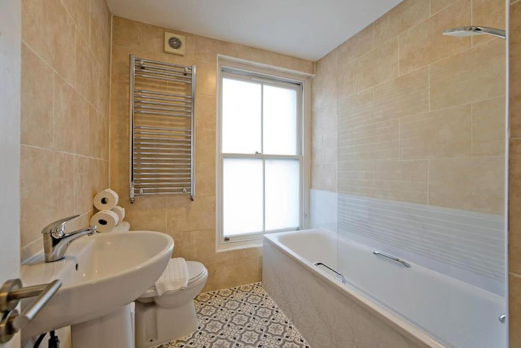Imperial Medina House-whitechapel Apartment