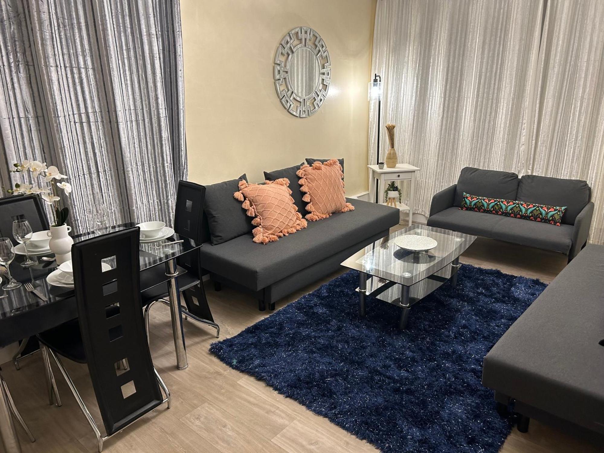 Posh 2 Bedroom Living Kitchen 2 Bathroom *