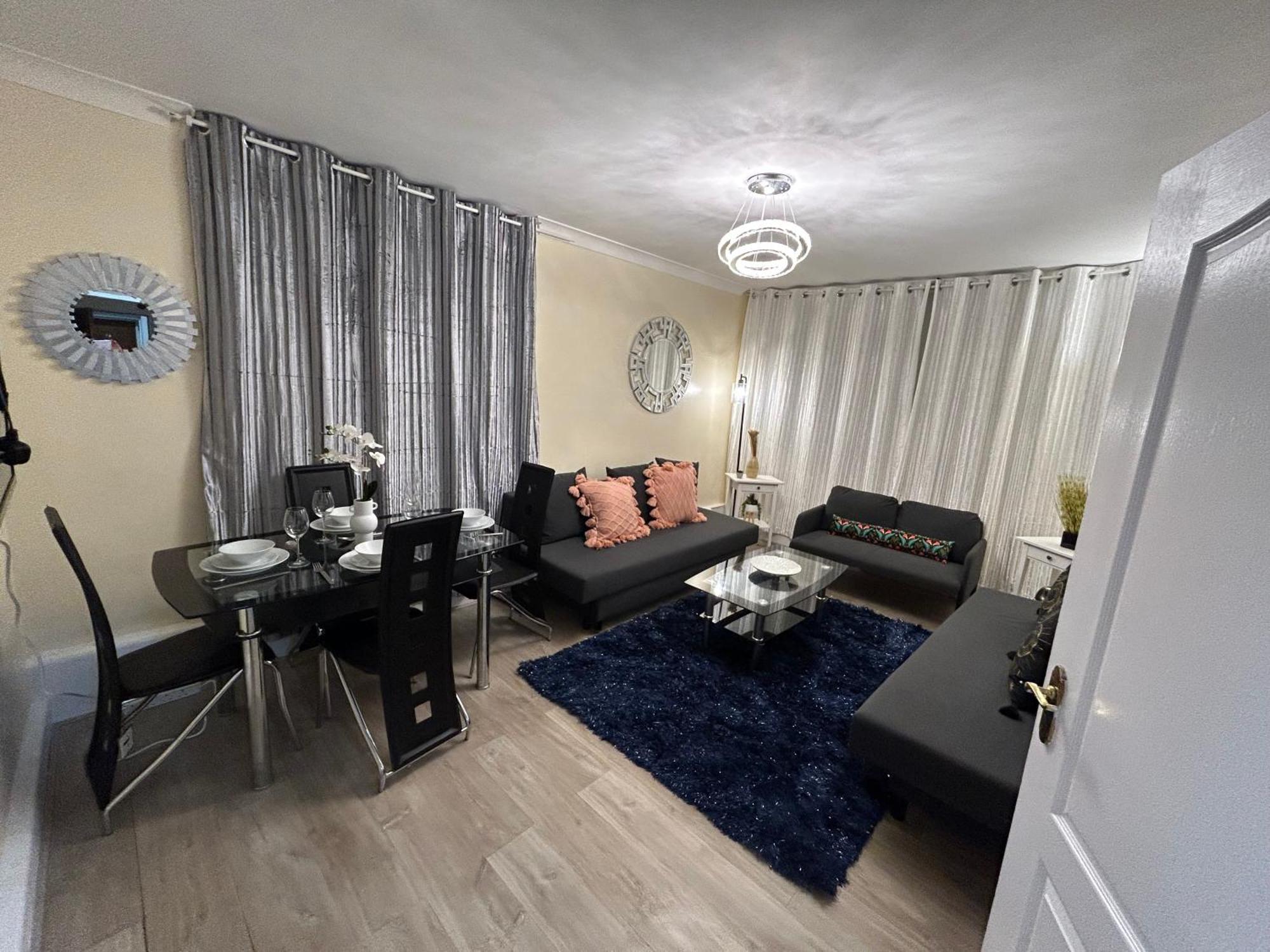 Posh 2 Bedroom Living Kitchen 2 Bathroom Lejlighed London