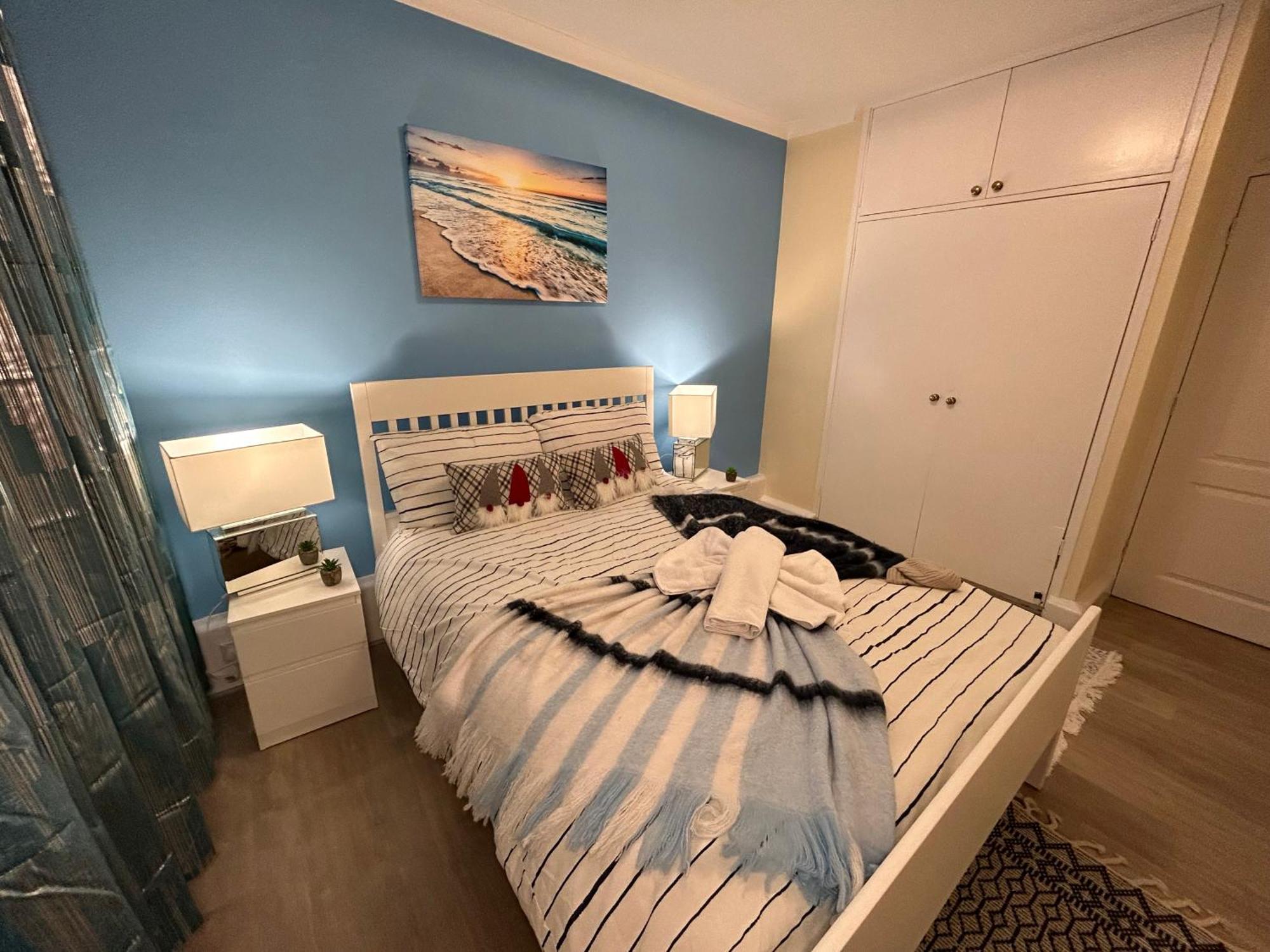 Posh 2 Bedroom Living Kitchen 2 Bathroom *