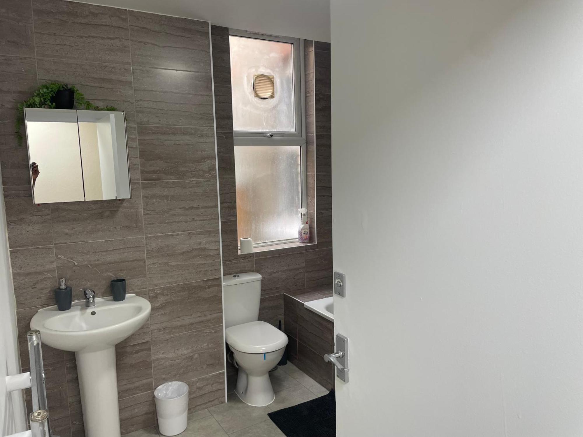 New With Large Garden Londres
