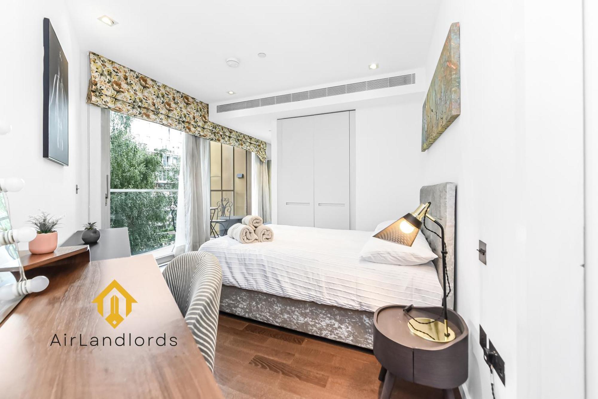 Modern 1 Bedroom Flat In The Heart Of Battersea Lägenhet