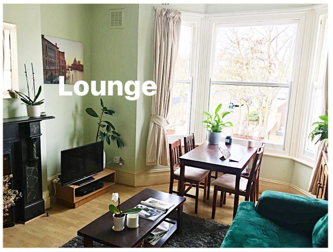 Bed & Breakfast Lovely Place London
