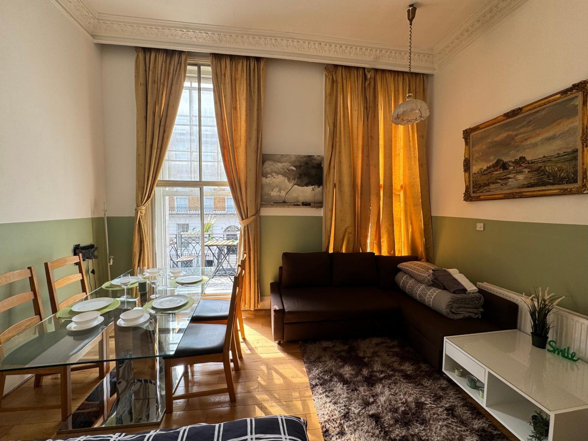 And Affordable Flat For 6 People In Zone 1 - Baker Street - With Breakfast Included * Londra