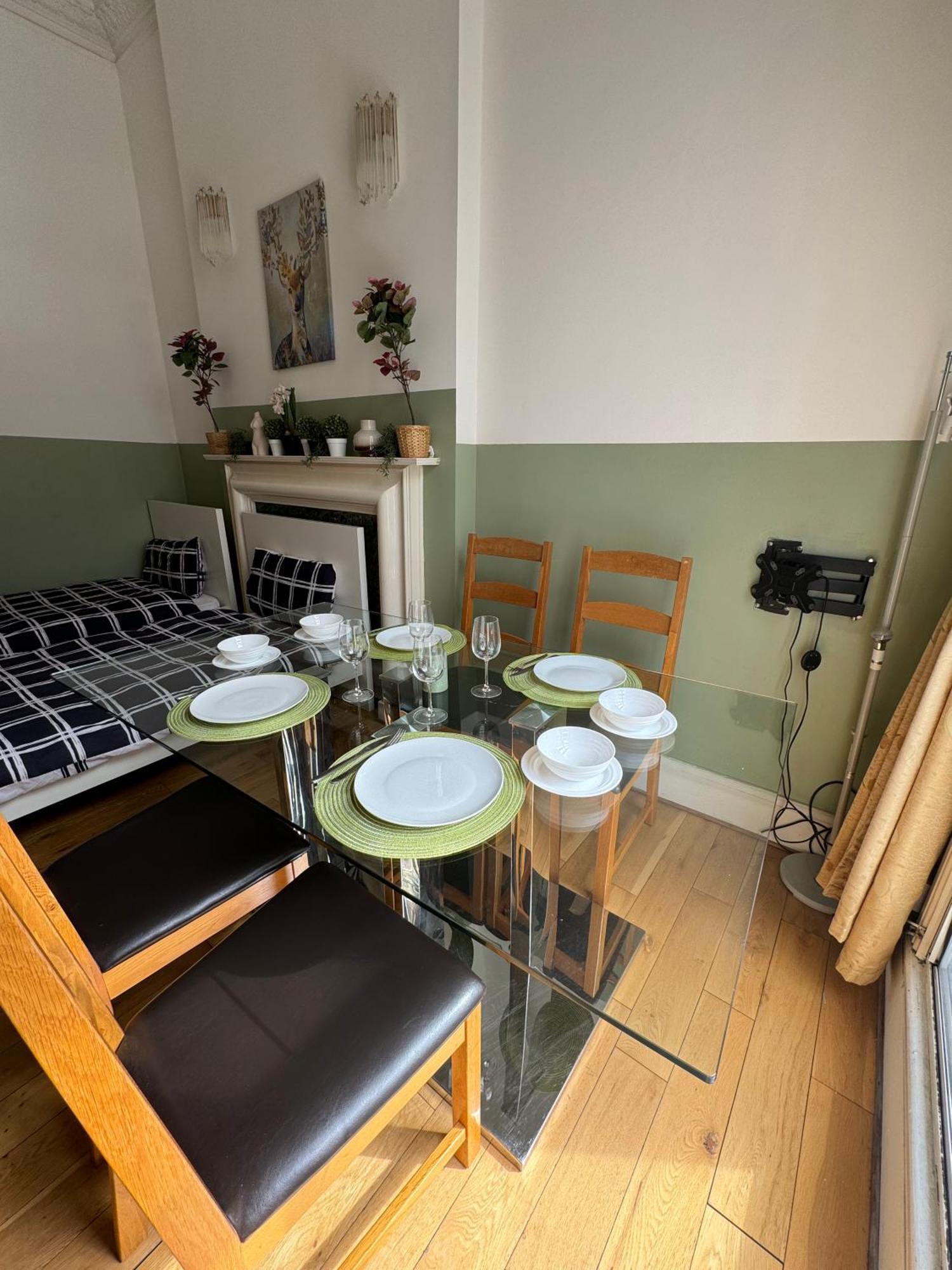 And Affordable Flat For 6 People In Zone 1 - Baker Street - With Breakfast Included * Londres