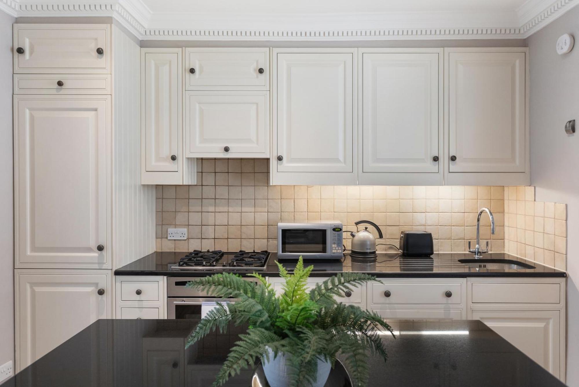 Stunning Knightsbridge 2bed Flat! Leilighet