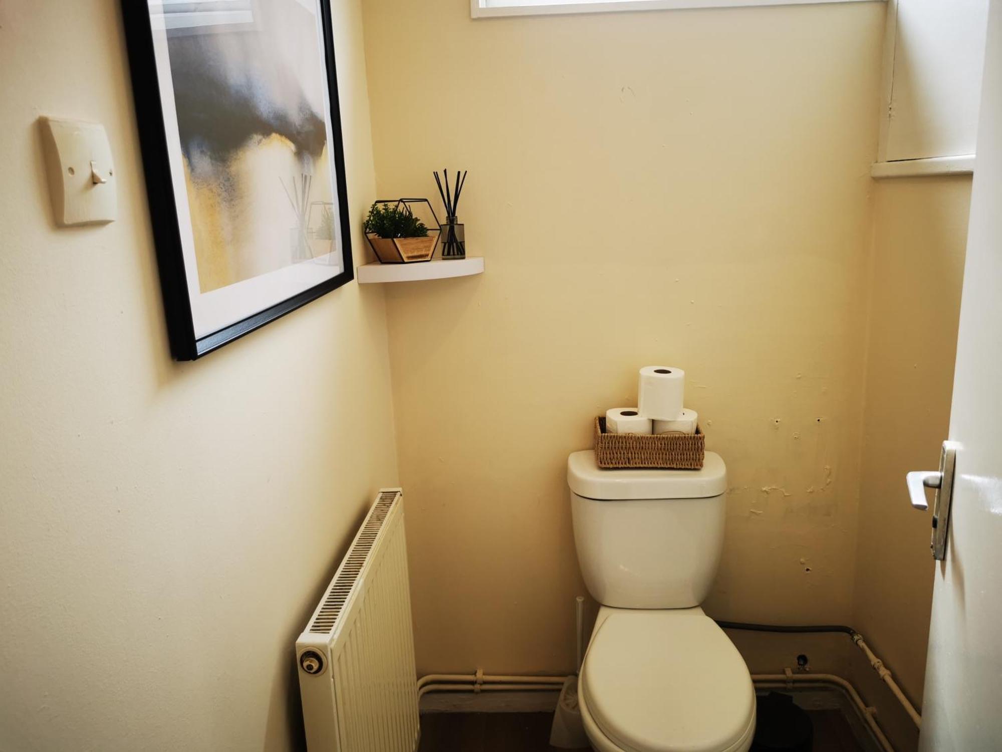 Feriehus Charming House With 3 Bedrooms Near O2arena London