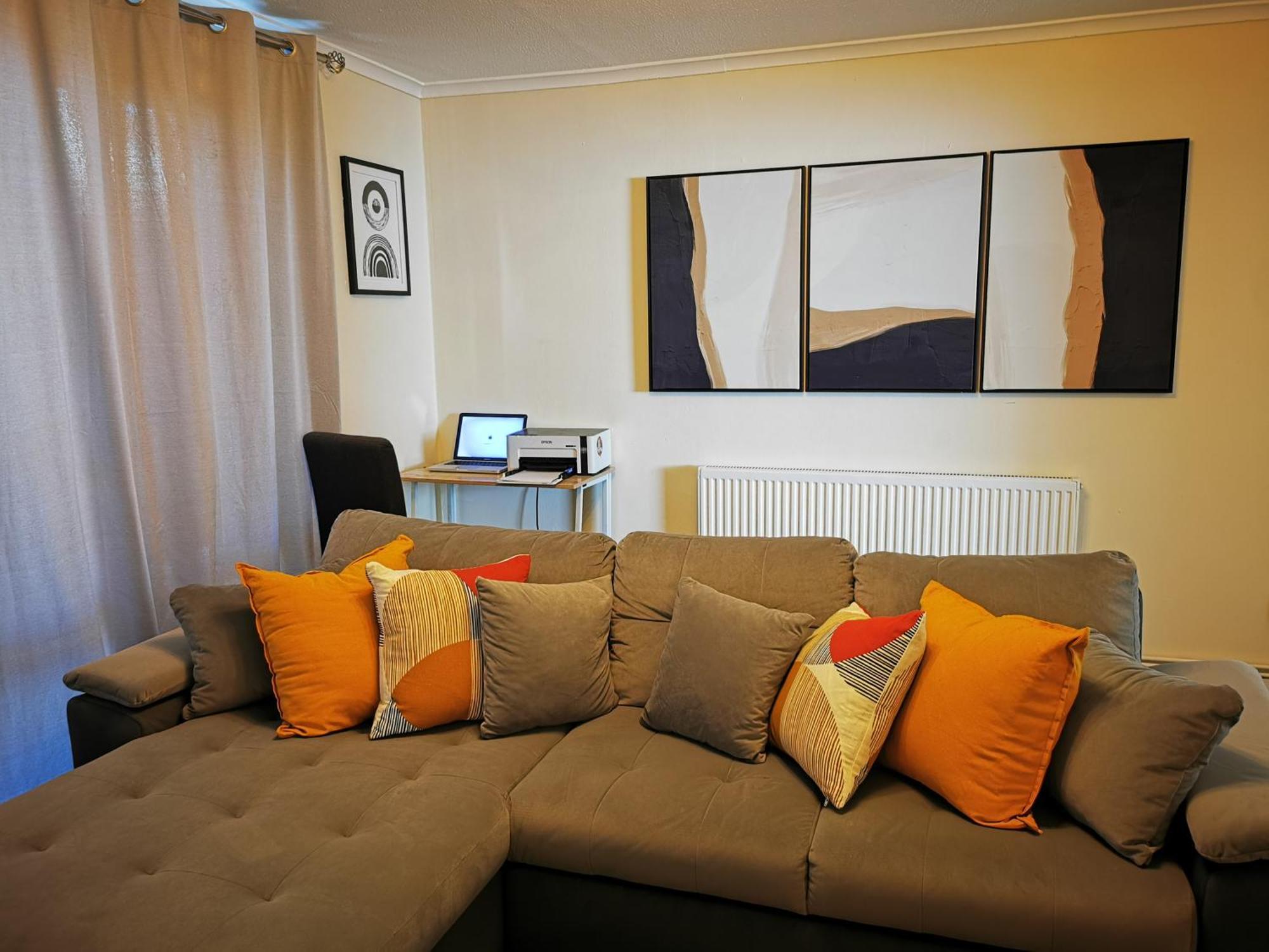 Feriehus Charming House With 3 Bedrooms Near O2arena