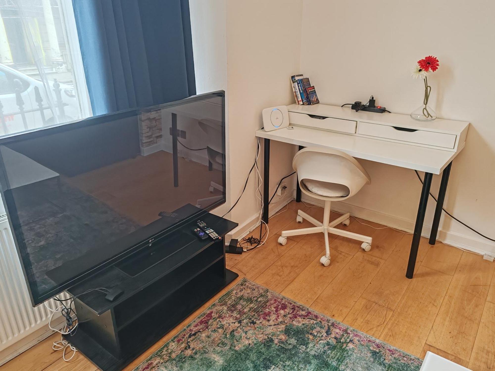 Two Bedroom In Paddington, *