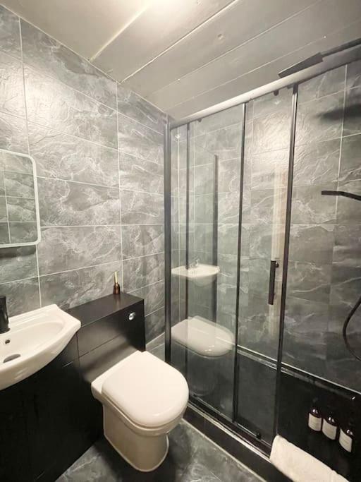 Lovely 1bdr Flat Next To Earls Court Station Leilighet *
