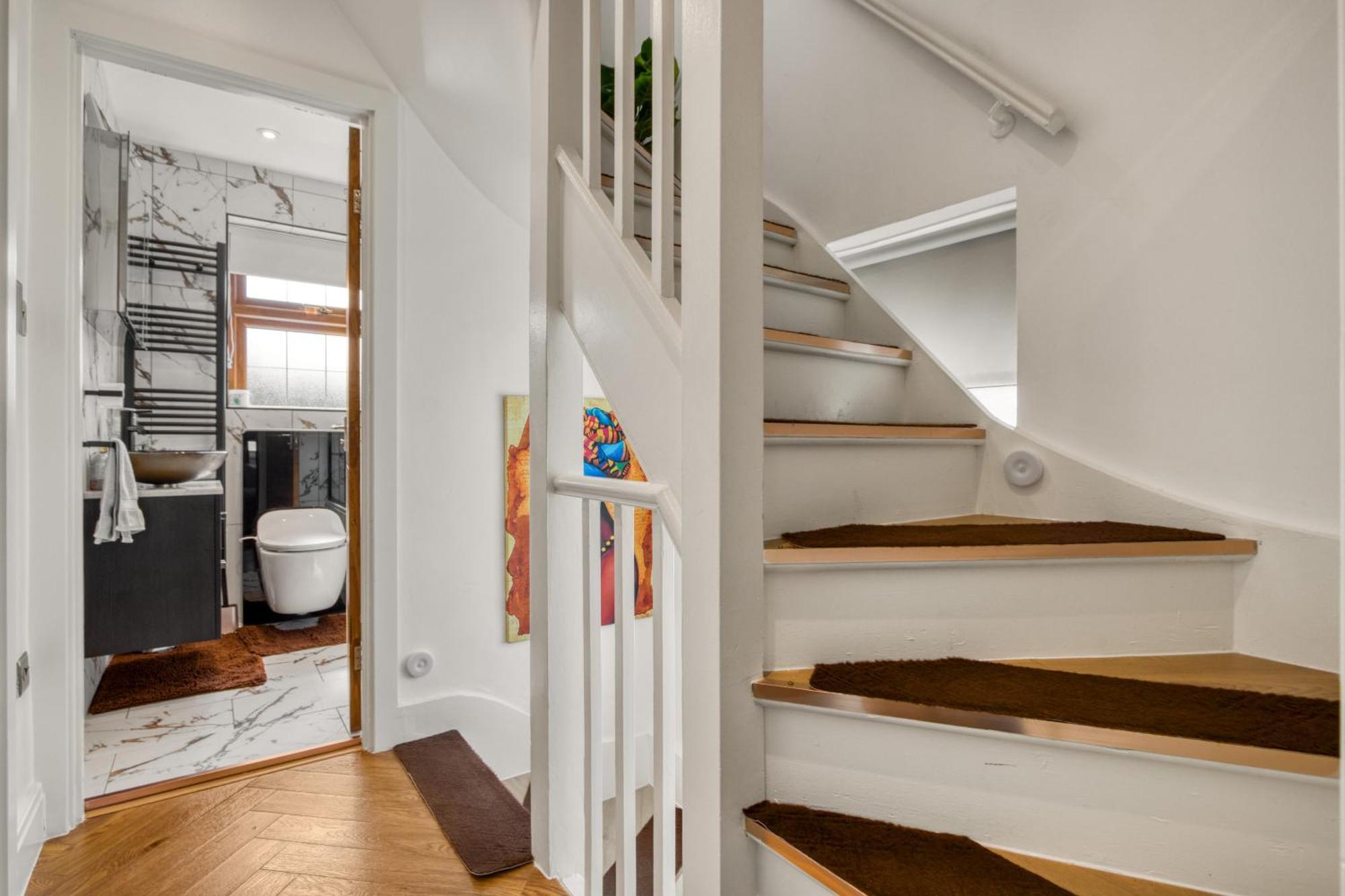 Casa Marina- 4 Bedroom House With Garden And Balcony * London