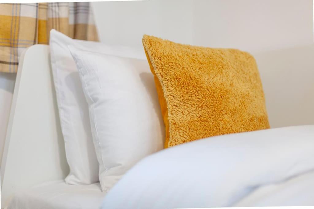 Appartamento Modern 3 Beds 2 Bath Flat - Parking & Sleeps 6 Londra