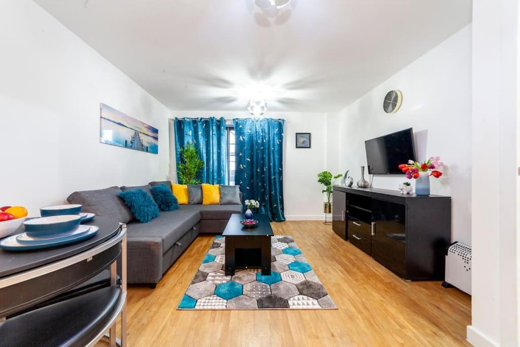 Appartamento Modern 3 Beds 2 Bath Flat - Parking & Sleeps 6 *