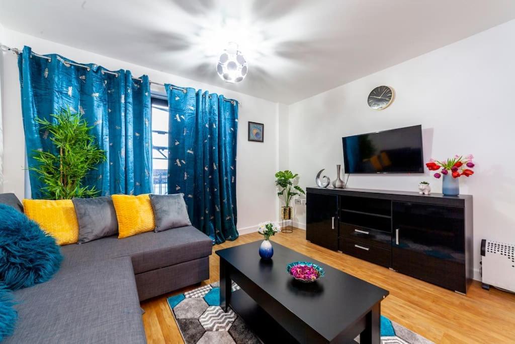 Appartamento Modern 3 Beds 2 Bath Flat - Parking & Sleeps 6