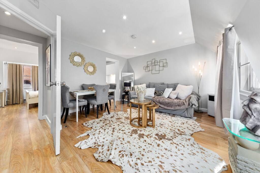 3 Bedroom Flat In Mayfair Hy4 * London