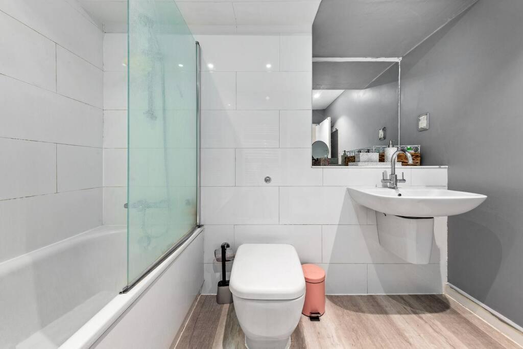 3 Bedroom Flat In Mayfair Hy4 * London