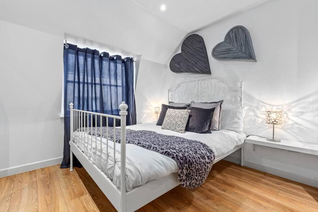 3 Bedroom Flat In Mayfair Hy4 Londen