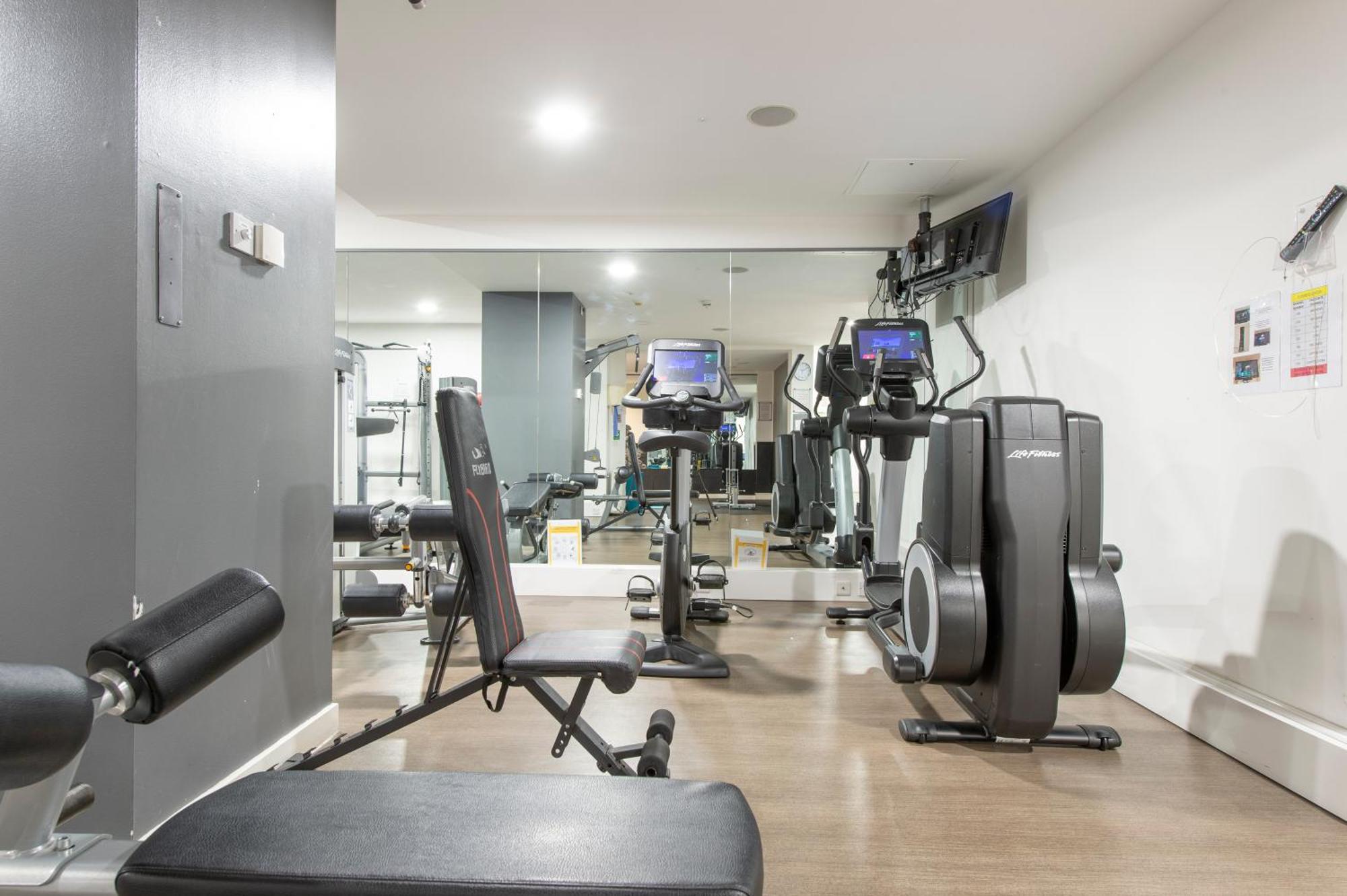 24hr Concierge, Gym, Pool, Museum, Shopping Centre Lägenhet *